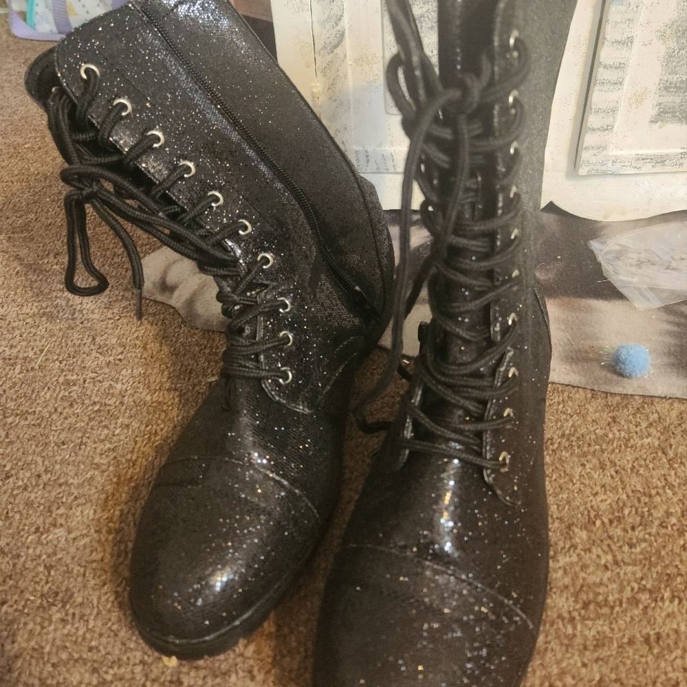 EUC BALERA SIZE 8 BOOTS